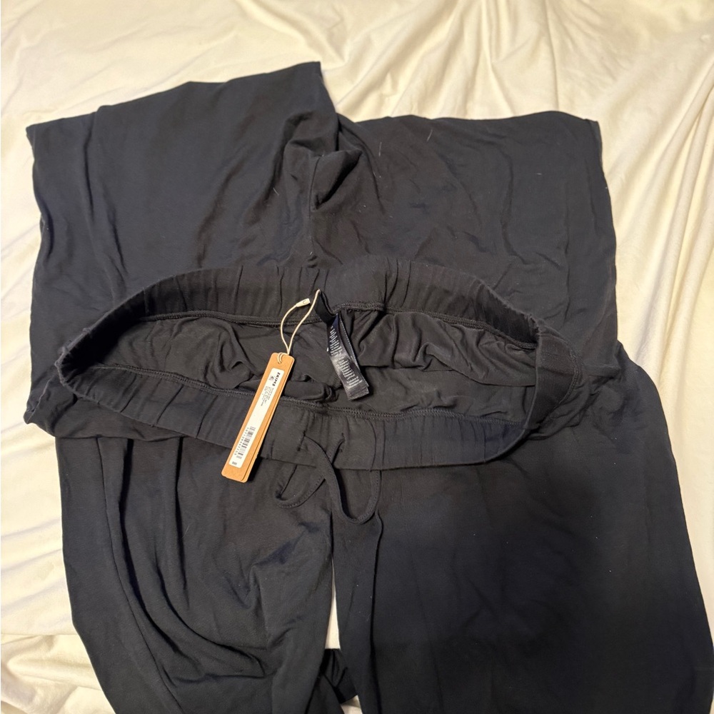 SKIMS Lounge Pants COLOR ONYX SIZE XL